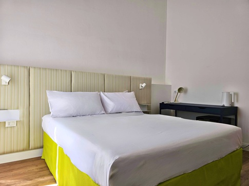 Camera da Letto in stile classico di 14 di Alessandra Gambino Architetto - AGA