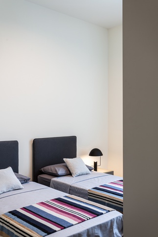 Camera da Letto in stile moderno di 14 di NOMADE ARCHITETTURA