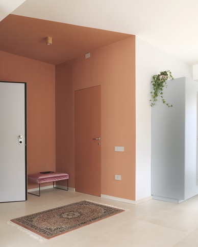 Ingresso in stile scandinavo di 5 di Michela Cordisco Studio