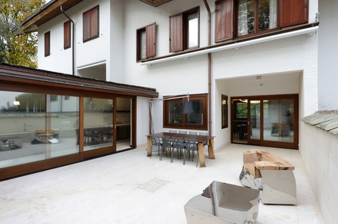 Patio in stile moderno di 47 di RGAstudio