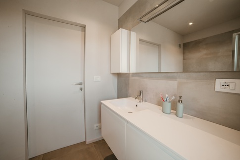 Bagno in stile moderno di 3 di Giorgia Cattaneo Architetto