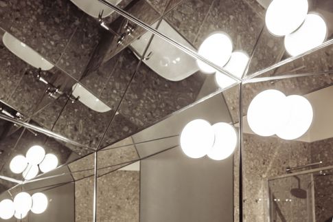 Bagno in stile contemporaneo di 4 di Studio 3Mark