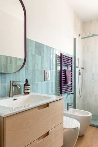 Bagno in stile industriale di 4 di Arch.j Floriana Ferraioli