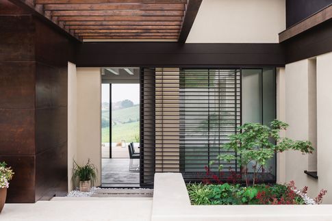 Facciata in stile moderno di null di VIU' STUDIO DI ARCHITETTURA