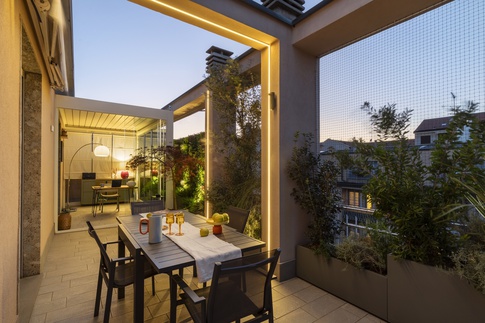 Terrazza in stile contemporaneo di 40 di tapas studio