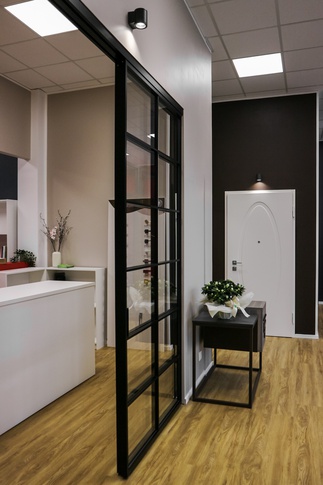 Open Space in stile moderno di 120 di Studio LABventinove