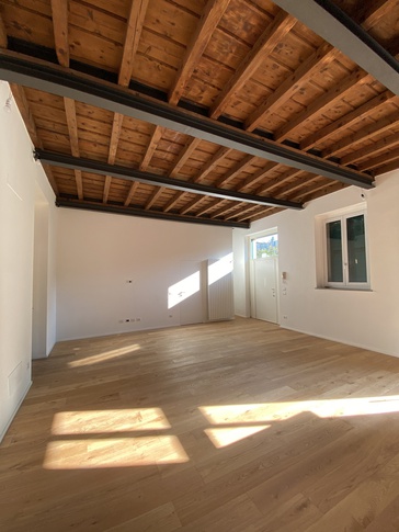 Open Space in stile moderno di 57 di Mir Group