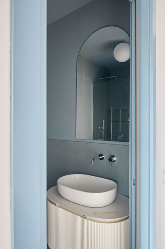 Bagno in stile contemporaneo di 4 di Alessia Provenzano architetto