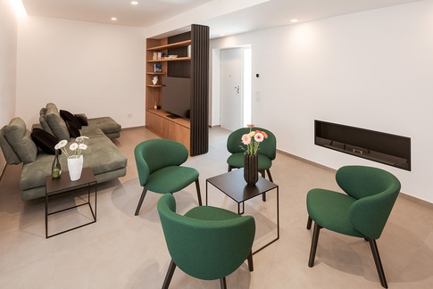 Soggiorno in stile contemporaneo di 30 di MANUARINO architettura design comunicazione