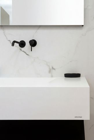 Bagno in stile moderno di 5 di SaturninoStudio Architecture and Design