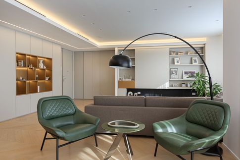 Open Space in stile moderno di 66 di Studio Zanobini