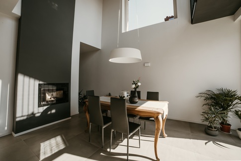 Open Space in stile moderno di 50 di Giorgia Cattaneo Architetto