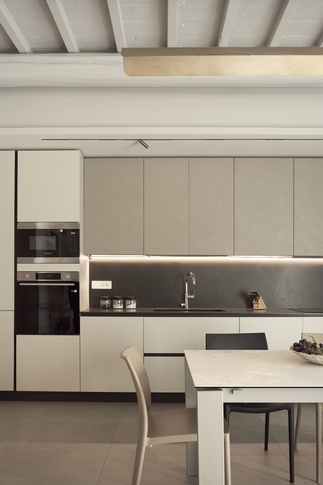 Open Space in stile contemporaneo di 50 di Alessio Vittori | Creative Design Studio