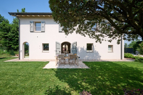 Facciata in stile naturale di 80 di architetto eleonora fogliani Facciata in stile naturale di 80 di architetto eleonora fogliani