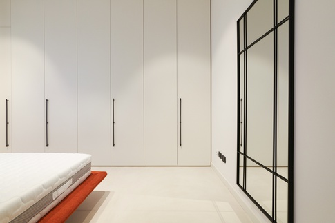 Camera da Letto in stile soft industrial di 12 di Desearq studio - architettura e interior design