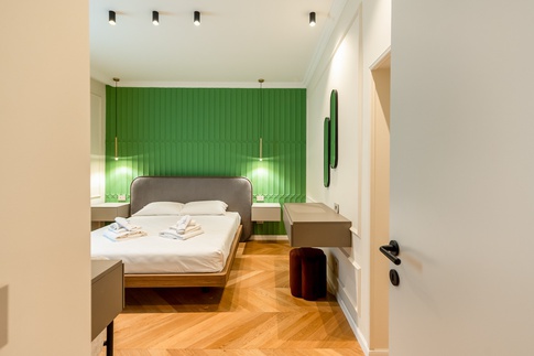 Camera da Letto in stile contemporaneo di 15 di FCInteriorDesignStudio |