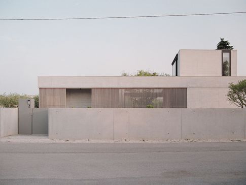 Facciata in stile minimal di null di Didonè Comacchio Architects