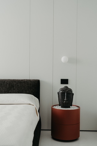 Open Space in stile minimal di 100 di Architetto Michelangelo Todisco Open Space in stile minimal di 100 di Architetto Michelangelo Todisco