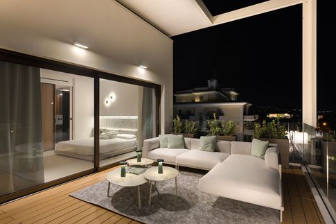 Terrazza in stile moderno di 50 di Alessandro Magno Studio Terrazza in stile moderno di 50 di Alessandro Magno Studio