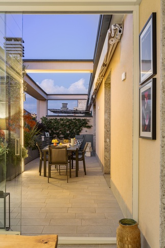 Veranda in stile contemporaneo di 12 di tapas studio