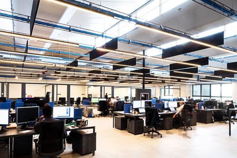 Open Space in stile moderno di 6000 di Lorenzo Franzi | Fotografia