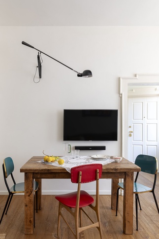 Soggiorno in stile contemporaneo di 15 di tapas studio