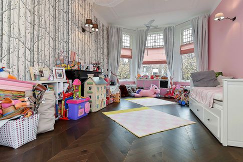 Cameretta Bambini in stile moderno di 40 di Equus Architects