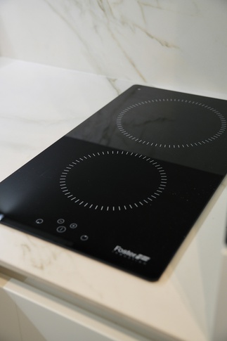 Cucina in stile moderno di 2 di Rinnova Home 3d