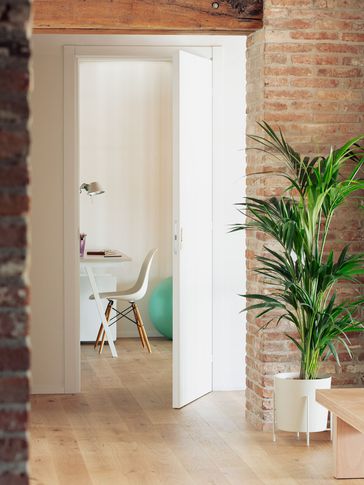 Ingresso in stile minimal di 15 di Didonè Comacchio Architects