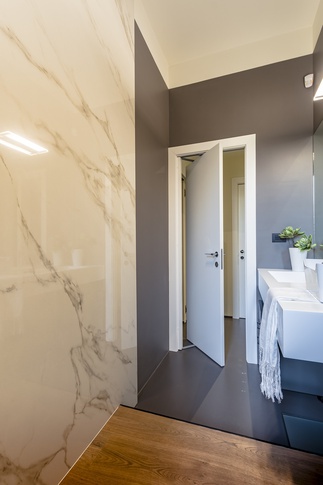 Bagno in stile contemporaneo di 14 di FAD Fucine Architettura Design