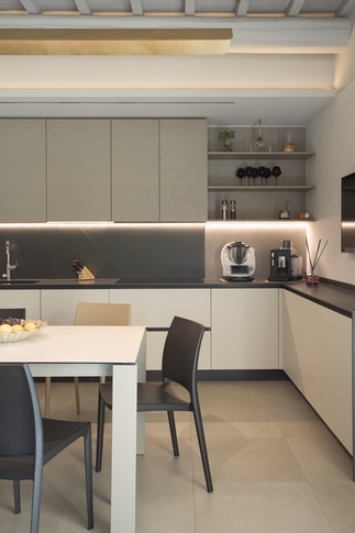 Open Space in stile contemporaneo di 50 di Alessio Vittori | Creative Design Studio Open Space in stile contemporaneo di 50 di Alessio Vittori | Creative Design Studio