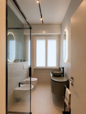 Bagno in stile moderno di 5 di SuMisura Architetti