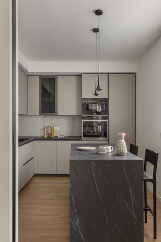 Cucina in stile contemporaneo di 10 di tapas studio