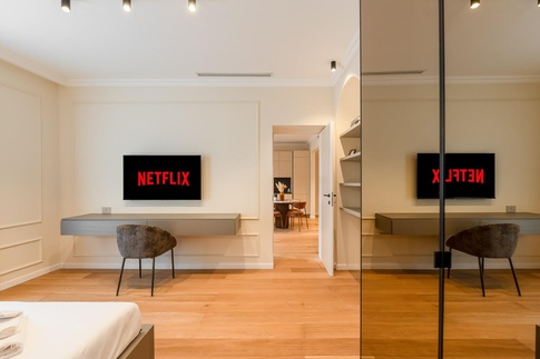 Camera da Letto in stile contemporaneo di 18 di FCInteriorDesignStudio |