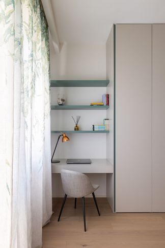 Camera da Letto in stile contemporaneo di 15 di Archifacturing - Sara Cimarelli & Giorgio Opolka
