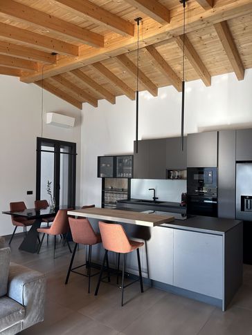 Open Space in stile contemporaneo di 53 di Giulia Dagheti Architetto