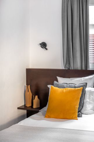Camera da Letto in stile soft industrial di 25 di Marila Fasulo Architetto