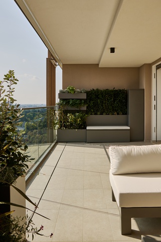 Terrazza in stile contemporaneo di 35 di EasyRelooking srls