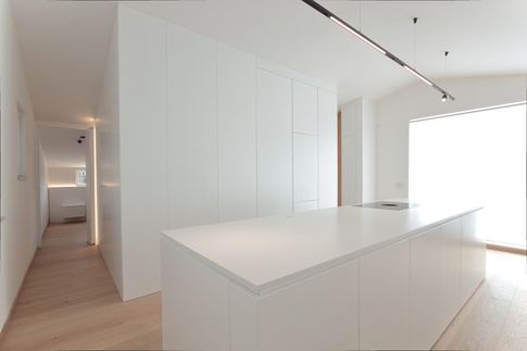 Open Space in stile contemporaneo di 50 di Paolo Basco Architetto Open Space in stile contemporaneo di 50 di Paolo Basco Architetto