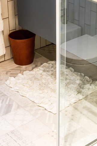 Bagno in stile glamour di 10 di M'ama interni + Bagno in stile glamour di 10 di M'ama interni +