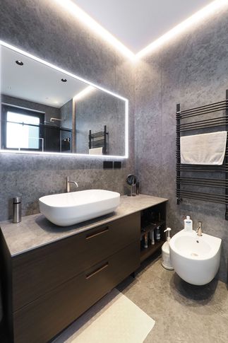 Bagno di Servizio in stile moderno di 6 di Desearq studio - architettura e interior design Bagno di Servizio in stile moderno di 6 di Desearq studio - architettura e interior design