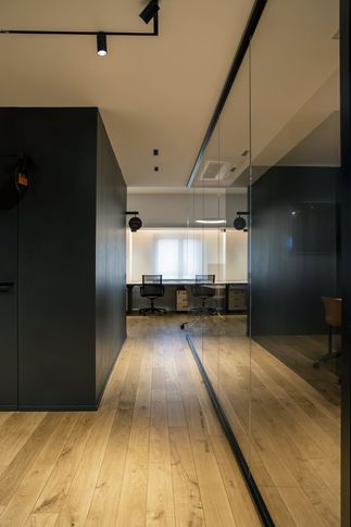 Studio in stile industriale di 160 di Pamela Camposano Ingegnere Architetto Studio in stile industriale di 160 di Pamela Camposano Ingegnere Architetto