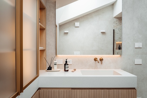 Bagno in stile japandi di 5 di Alexandra Designer Bagno in stile japandi di 5 di Alexandra Designer