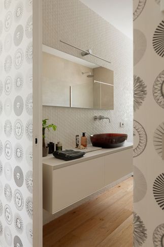 Bagno in stile contemporaneo di 6 di Architetto Sara Edalatkhah