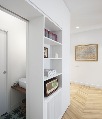 Bagno in stile contemporaneo di 7 di Indice Creativo - Eva Grillo architetto