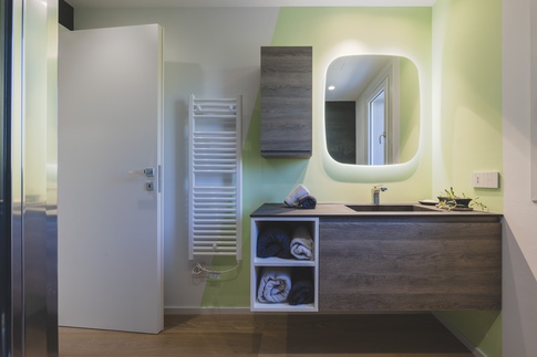 Bagno in stile contemporaneo di 5 di Annalisa Carli Architetto Bagno in stile contemporaneo di 5 di Annalisa Carli Architetto