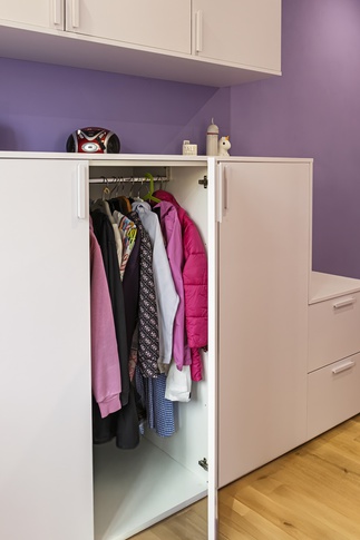 Cameretta Bambini in stile contemporaneo di 12 di Studio MAC