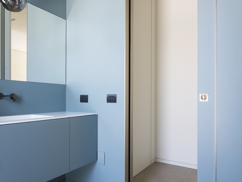 Bagno in stile contemporaneo di 12 di Andrea Benedetti Architetto