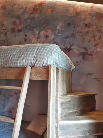 Camera da Letto in stile moderno di 12 di Elena Vigano' Architetto
