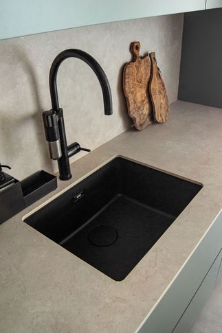 Open Space in stile moderno di 38 di Silvia Aquilani . Design studio